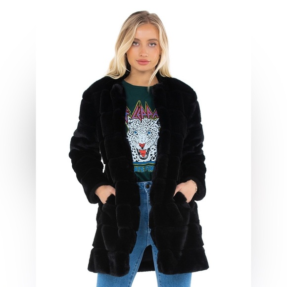 NWT BB Dakota Faux Fur Elise Black Coat sz small - Picture 1 of 9